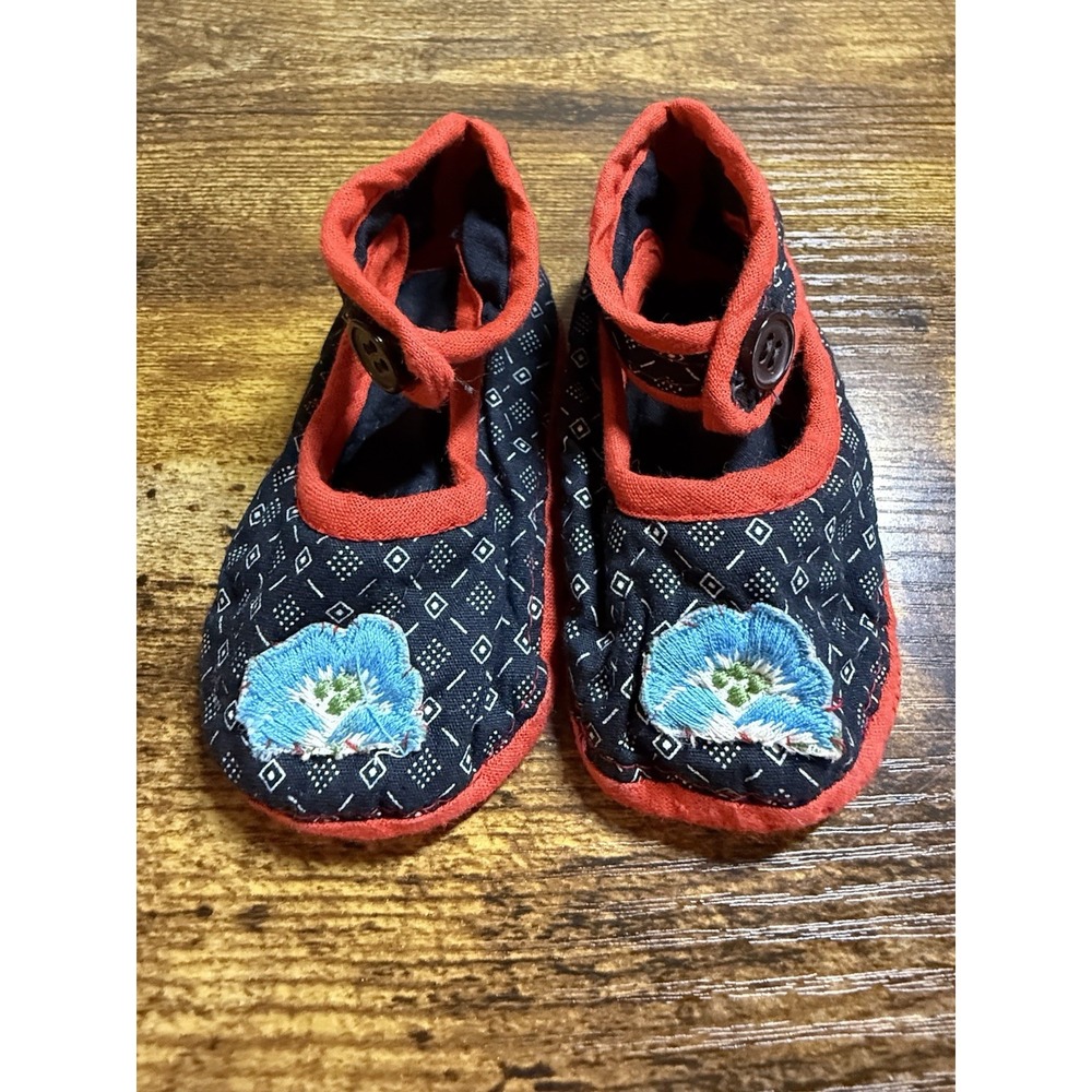 Handmade embroidered traditional Chinese baby booties Red Blue Flowers